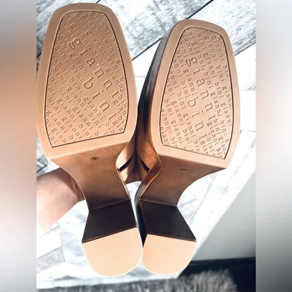 GIANNI BINI SOTELO BUCKLE DETAIL SUEDE PLATFORM CLOGS. SIZE 8.5M - Picture 11 of 12